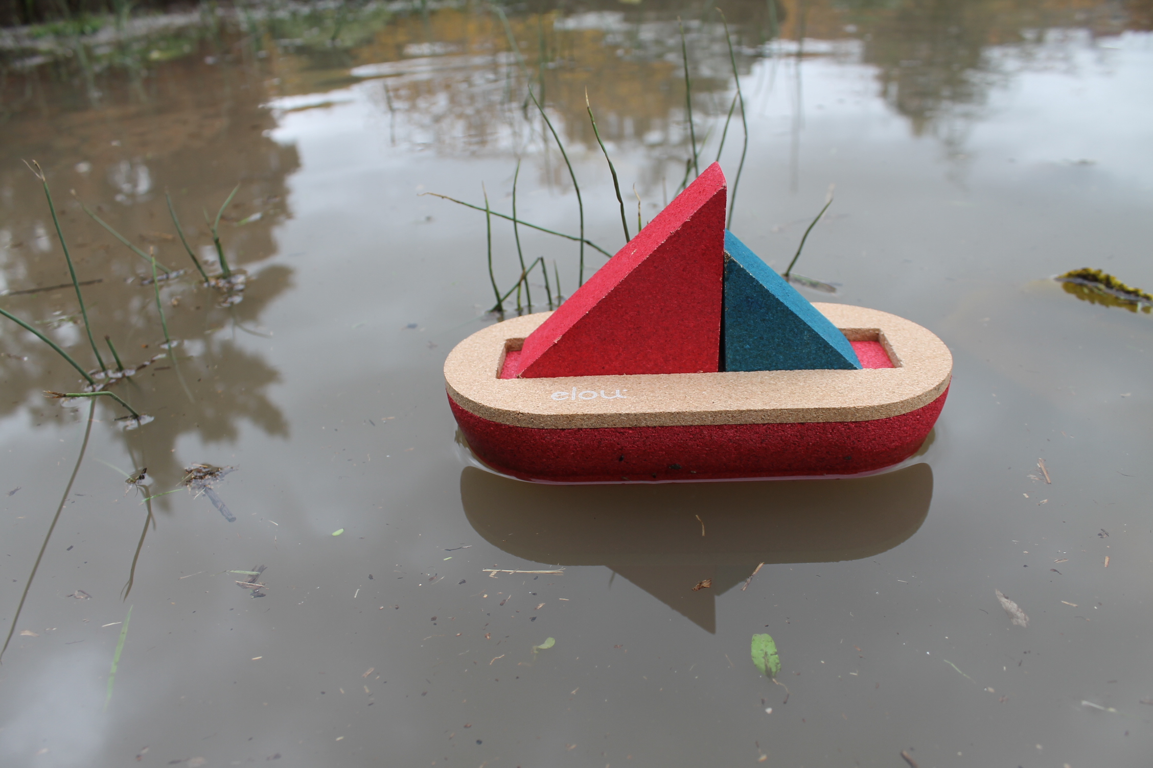 Sailing boat- velero de corcho. Ukitu juguetes.