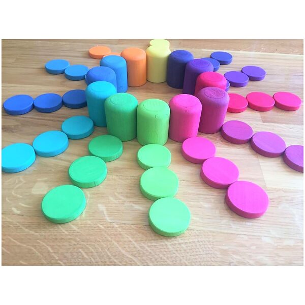 Vasitos 12 piezas de madera color arcoiíris. ukitu juguetes