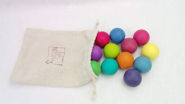 bolas de madera 12 colores arcoíris. Ukitu juguetes