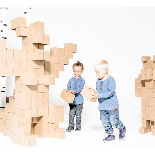 Juego de construcción de bloques xxl realizados en cartón sostenible. Ukitu juguetes